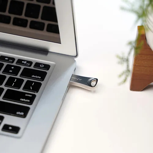 PNY EliteX SwiftVault 128GB USB 3.2 Flash Drive